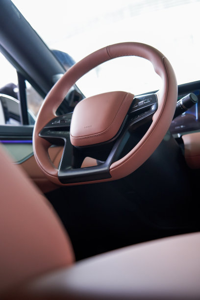 新能源电动汽车方向盘特写图片下载