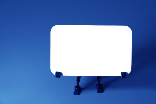 有彩色背景的白色空白卡片图片下载