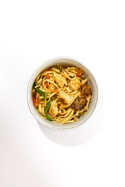 白碗乌冬面鸡柳木耳面图片下载