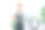 照片中开朗活泼的女强人穿着运动服在家里客厅里做体育锻炼图片下载