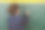 照片中可爱的男生穿着时髦的校服书写粉笔的教室黑板背景图片下载
