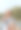 一个年轻女孩在船上喝香槟的画像。图片下载