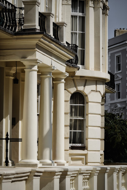 Ladbroke Estate大排屋:英国伦敦西部诺丁山肯辛顿公园花园街的詹姆士一世风格的乡村梁式檐口图片下载