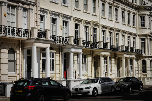 Ladbroke Estate大排屋:英国伦敦西部诺丁山肯辛顿公园花园街的詹姆士一世风格的乡村梁式檐口图片下载