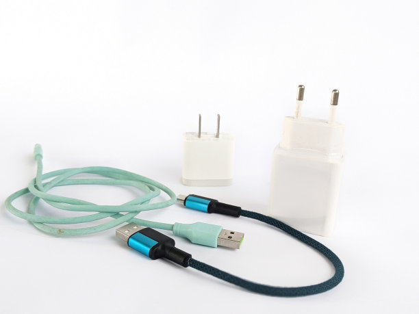 数据线和手机充电器图片下载