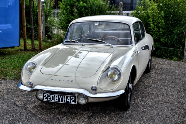 阿尔卑斯雷诺A106图片下载