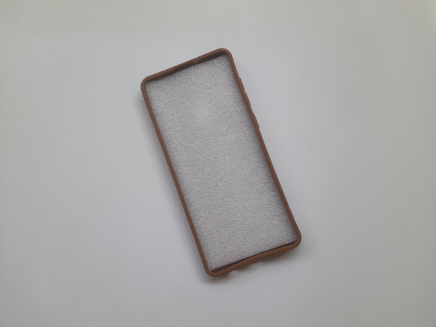 白色背景的手机外壳俯视图图片下载