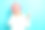 照片中退休年龄的金发女士穿着时尚的衬衫新的无线耳机直接手指空的空间spotify孤立在青色的背景图片下载