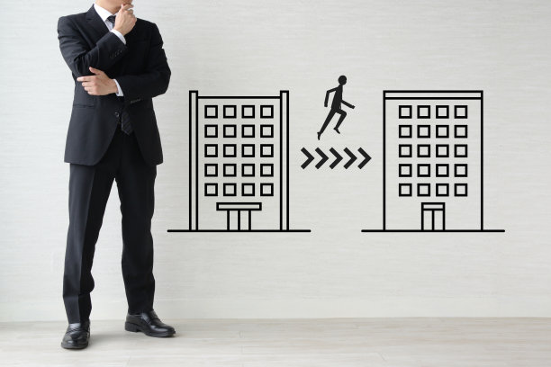 想换工作地点的商人图片下载