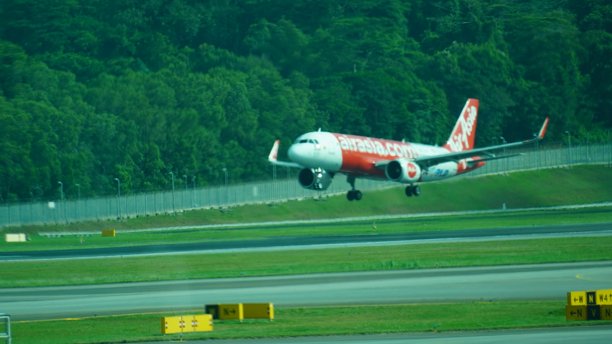 亚洲航空飞机（虚化照片）图片下载