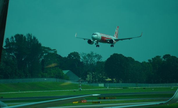 亚洲航空飞机（虚化照片）图片下载