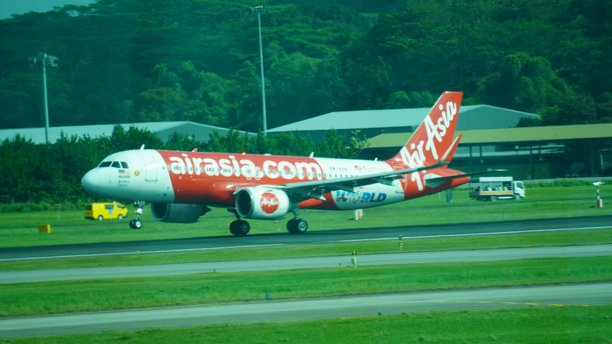 亚洲航空飞机（虚化照片）图片下载