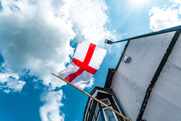 房子上挂着英国国旗图片下载