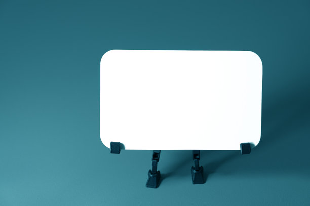 有彩色背景的白色空白卡片图片下载