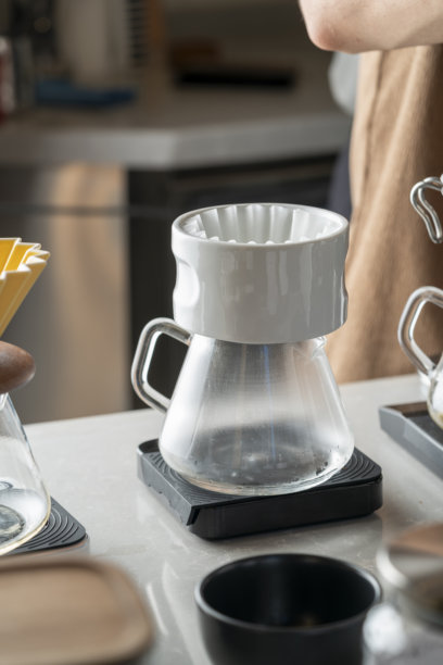 冲泡日式冷咖啡和冰咖啡图片下载