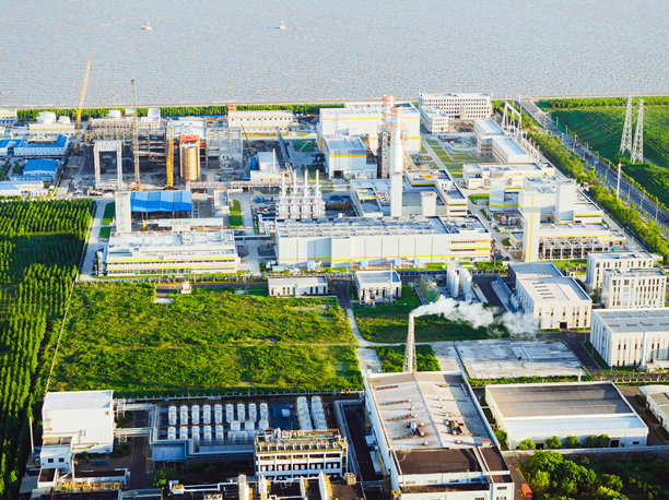 临港新城新产业园鸟瞰图，临海。图片下载