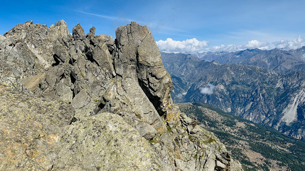 落基丘陵与山脉山谷图片下载