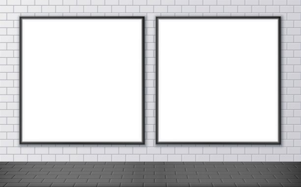 地铁站的空白广告牌模型。街道墙上的两张方形海报。图片下载