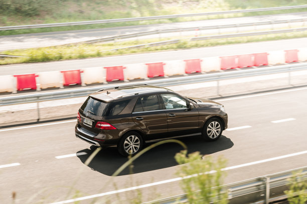 梅赛德斯-奔驰(mercedes - benz)毫升图片下载