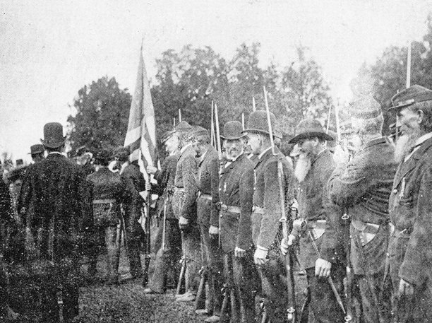 古色古香的照片:集市上的人们图片下载