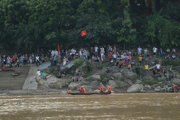 传统赛艇节图片下载