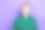 梦幻可爱的照片自信的金发女士穿绿色时尚的毛衣看模型想要新的礼物销售广告孤立的紫色背景图片下载