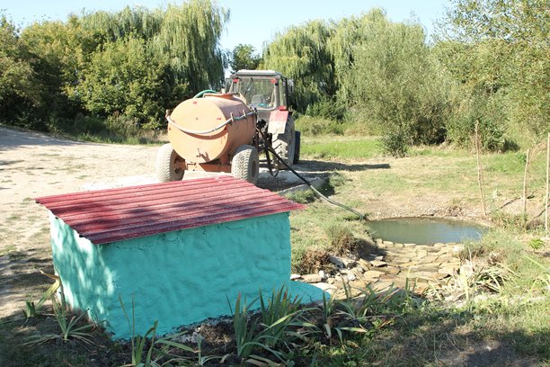 拖车上的拖拉机图片下载