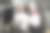 年轻的亚洲男女厨师在厨房的大锅里做饭图片下载