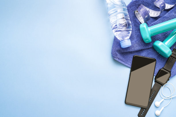 蓝色背景的运动和健身概念。本空间图片下载