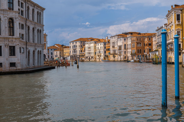 意大利威尼斯美丽的运河街道图片下载