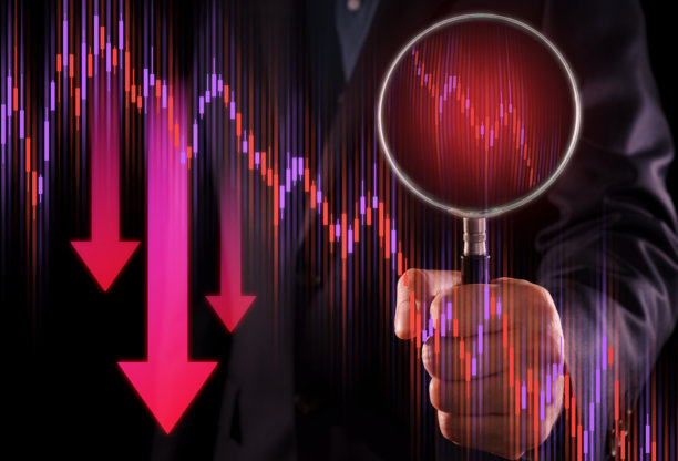 投资者在经济衰退时分析股票市场价格走势图。在股价下跌时的投资策略。图片下载