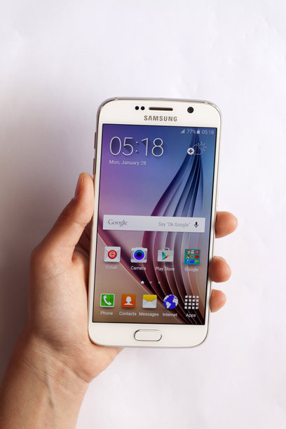 三星S6有女人的手图片下载