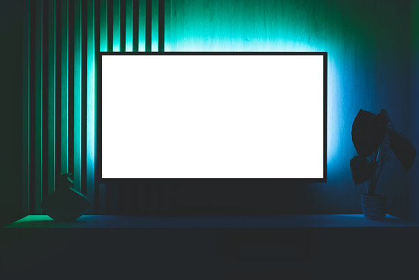 现代客厅内部配有空白智能电视。图片下载