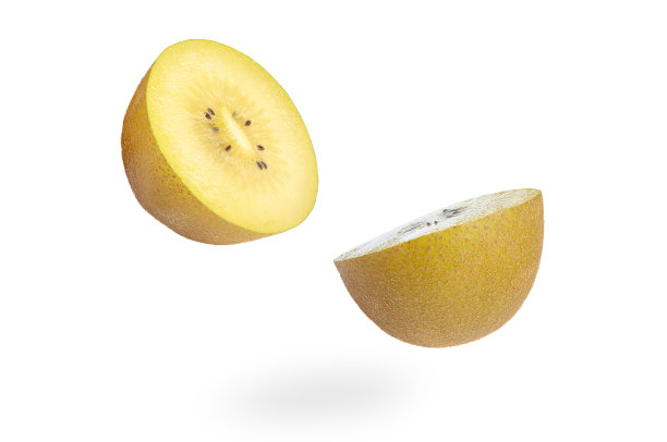 新鲜的半猕猴桃金果落在空中在白色的背景与剪辑路径。图片下载