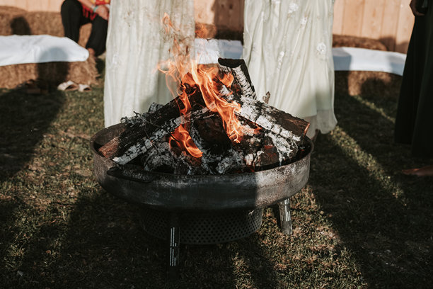 斯洛文尼亚婚礼上的壁炉照片图片下载