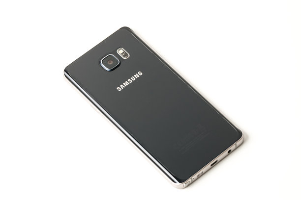 带有S Pen的新智能手机三星Galaxy Note 5图片下载