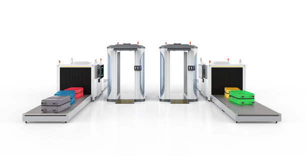 机场安检口设有安检门和扫描机图片下载