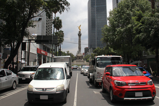 独立天使纪念碑是CDMX的象征性标志。有胜利之翼雕像的陵墓柱图片下载