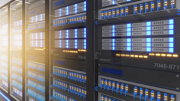 数据中心与多行完全运行的服务器机架的照片。现代电信，数据中心冷却，服务器机房，3d渲染图片下载