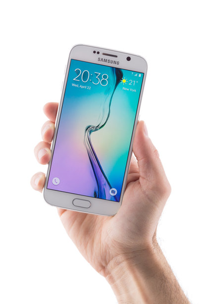 手持的三星Galaxy S6展示了剪贴路径图片下载