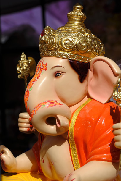 2024年9月7日，在印度浦那的Ganesh节前夕，新制作的gananesha或Ganapati神像在一家商店出售。图片下载