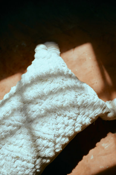 近距离白色枕头图片下载