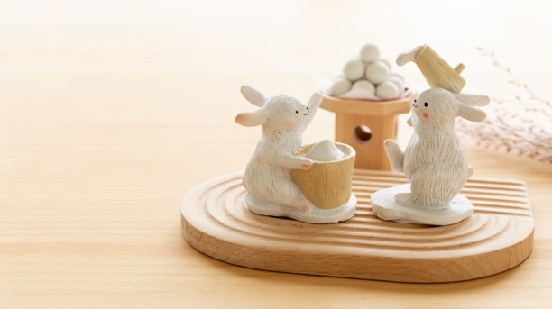 一只兔子在做赏月饺子。日本的中秋秋月。图片下载