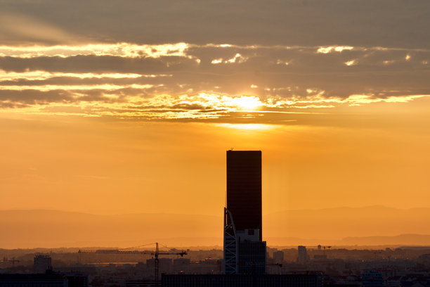世界末日的全景。图片下载
