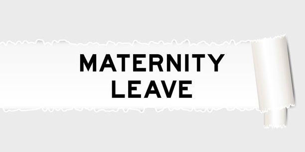 撕破的灰纸背景下有产假二字撕破的部分图片下载