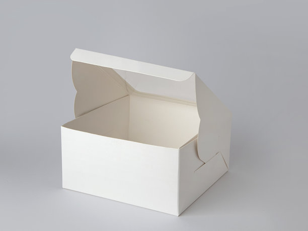 空白的白色纸盒，透明的窗口孤立在白色背景上图片下载