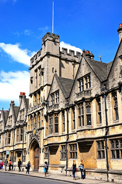 牛津大学布拉泽诺斯学院。图片下载