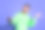 照片肖像英俊的成熟年龄时髦的男人穿着绿色卫衣玩游戏不满失去孤立的紫罗兰色背景图片下载