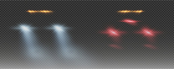 逼真的汽车前灯。火车移动的效果，矢量明亮的灯光在透明的背景。图片下载