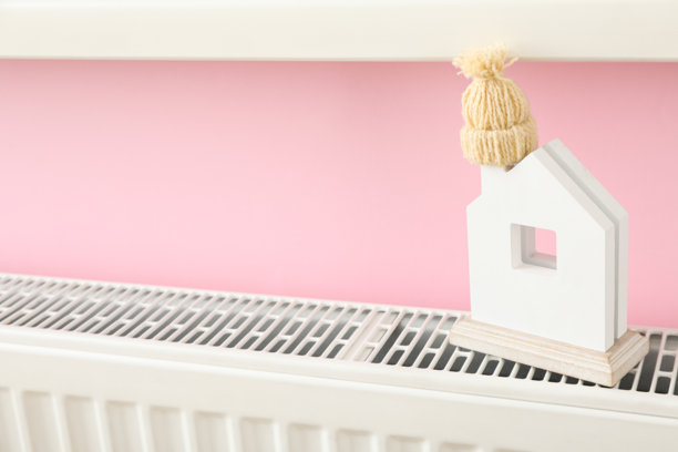 供暖季节概念的开始，为房子提供热量图片下载